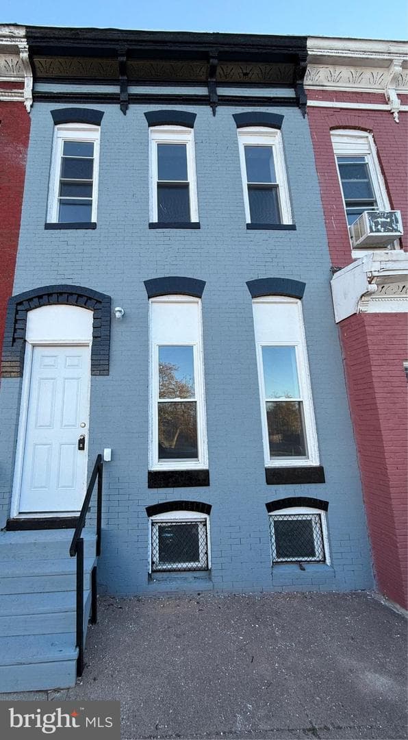 1103 N Carrollton Avenue photo 1