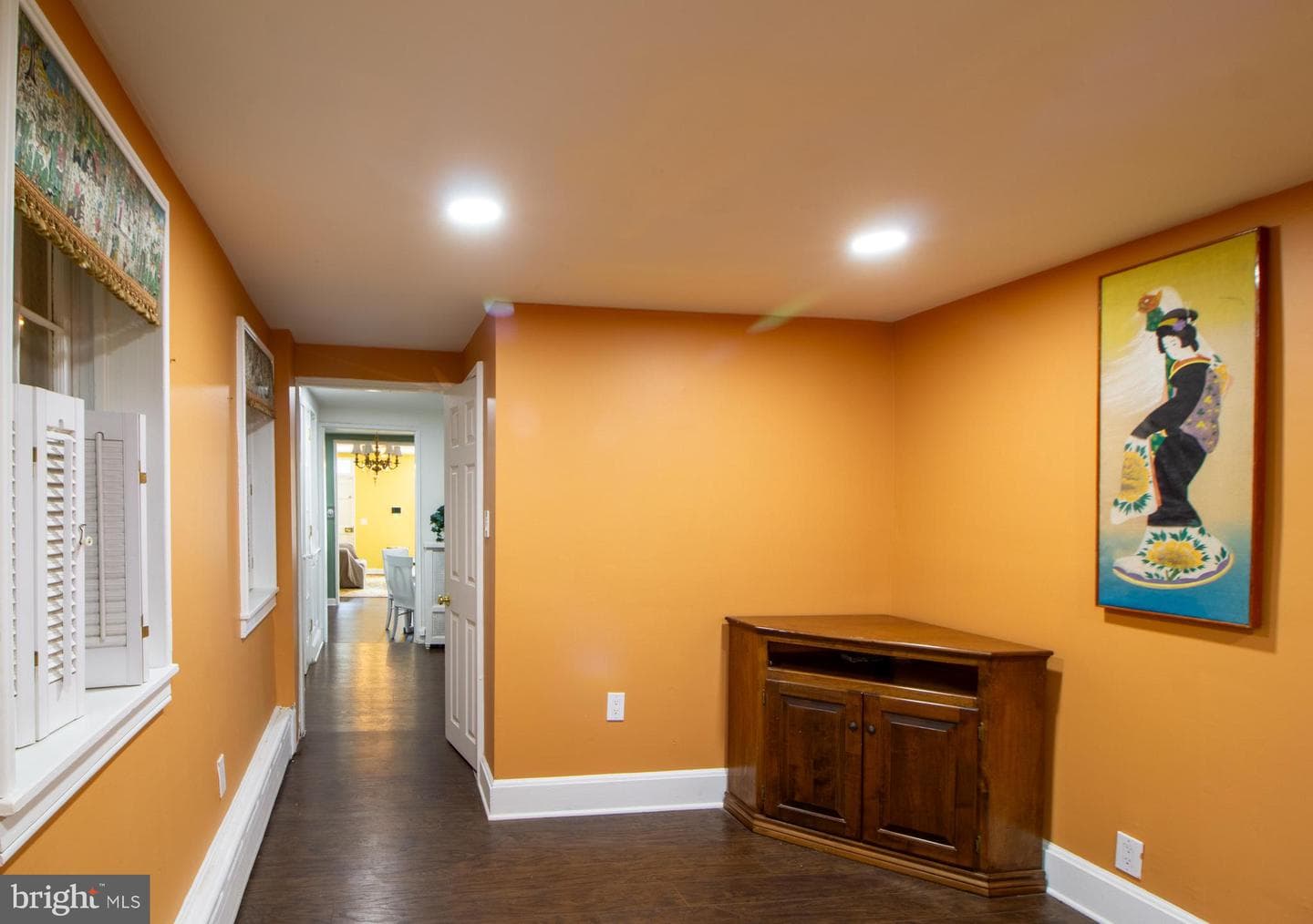 102 E Montgomery Street photo 11