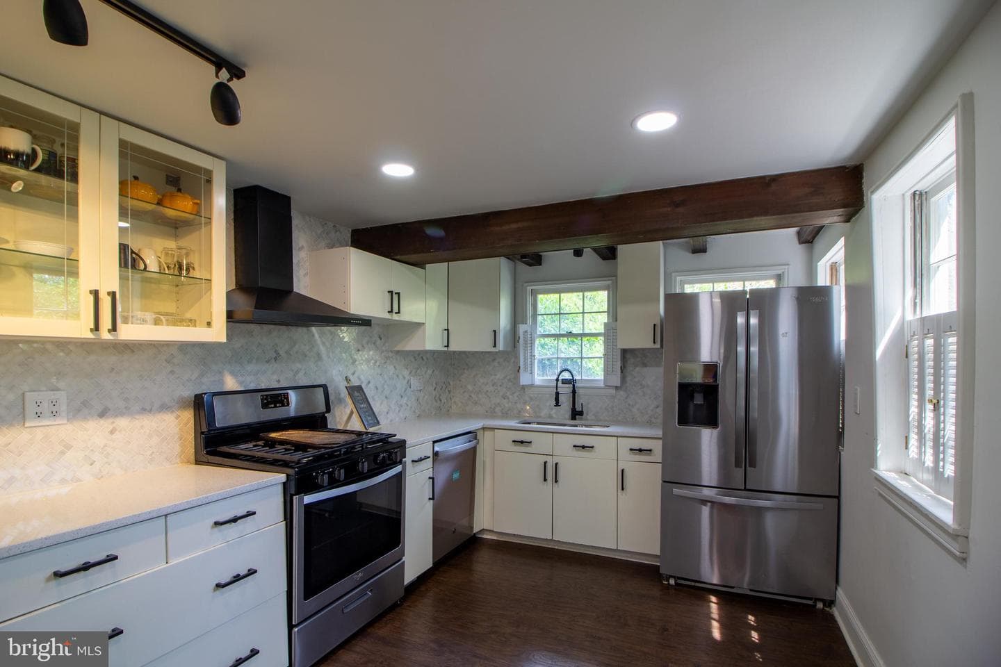 102 E Montgomery Street photo 17