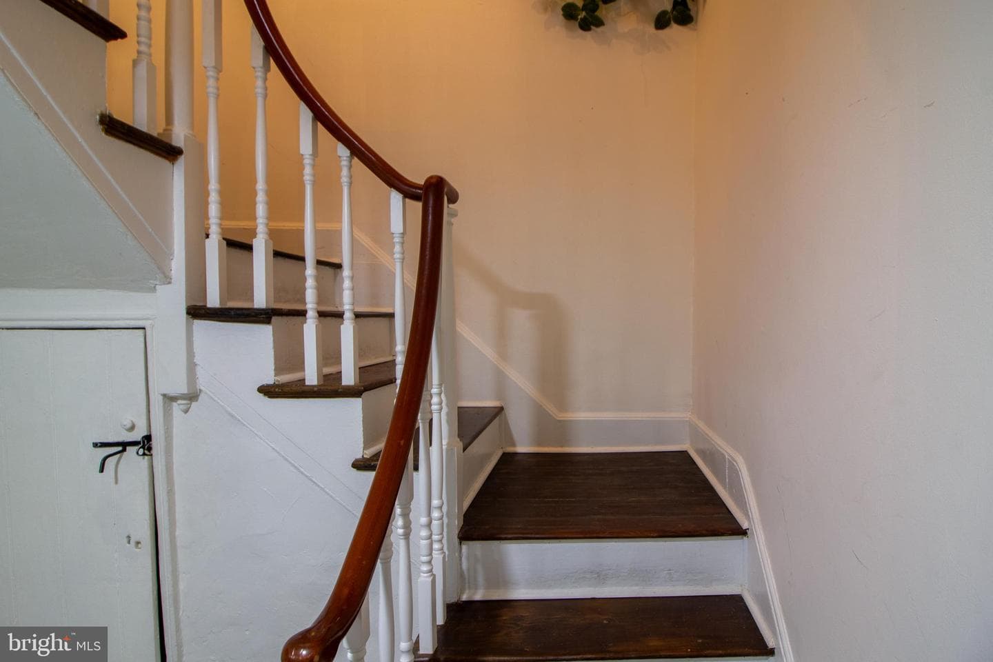 102 E Montgomery Street photo 21