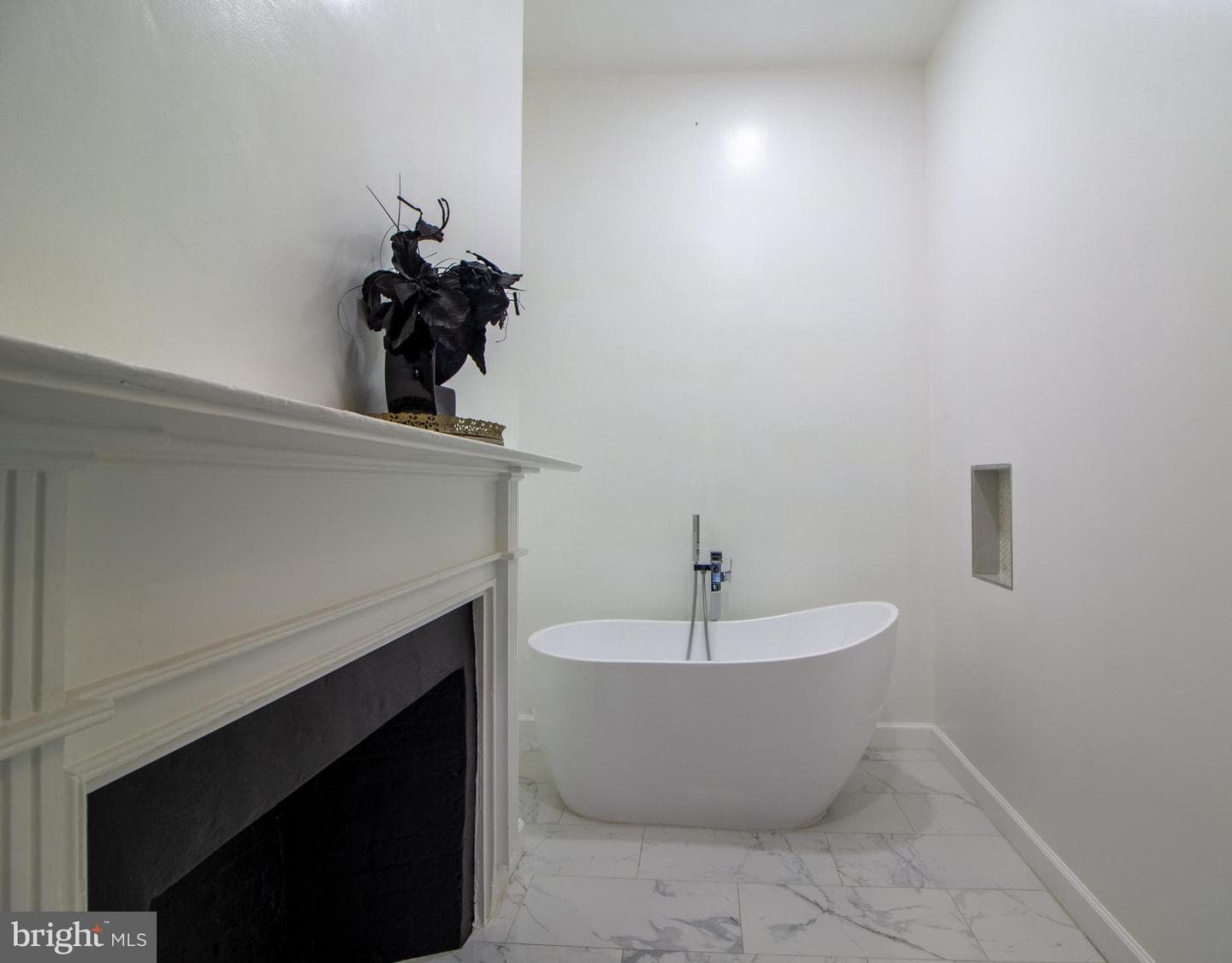 102 E Montgomery Street photo 40
