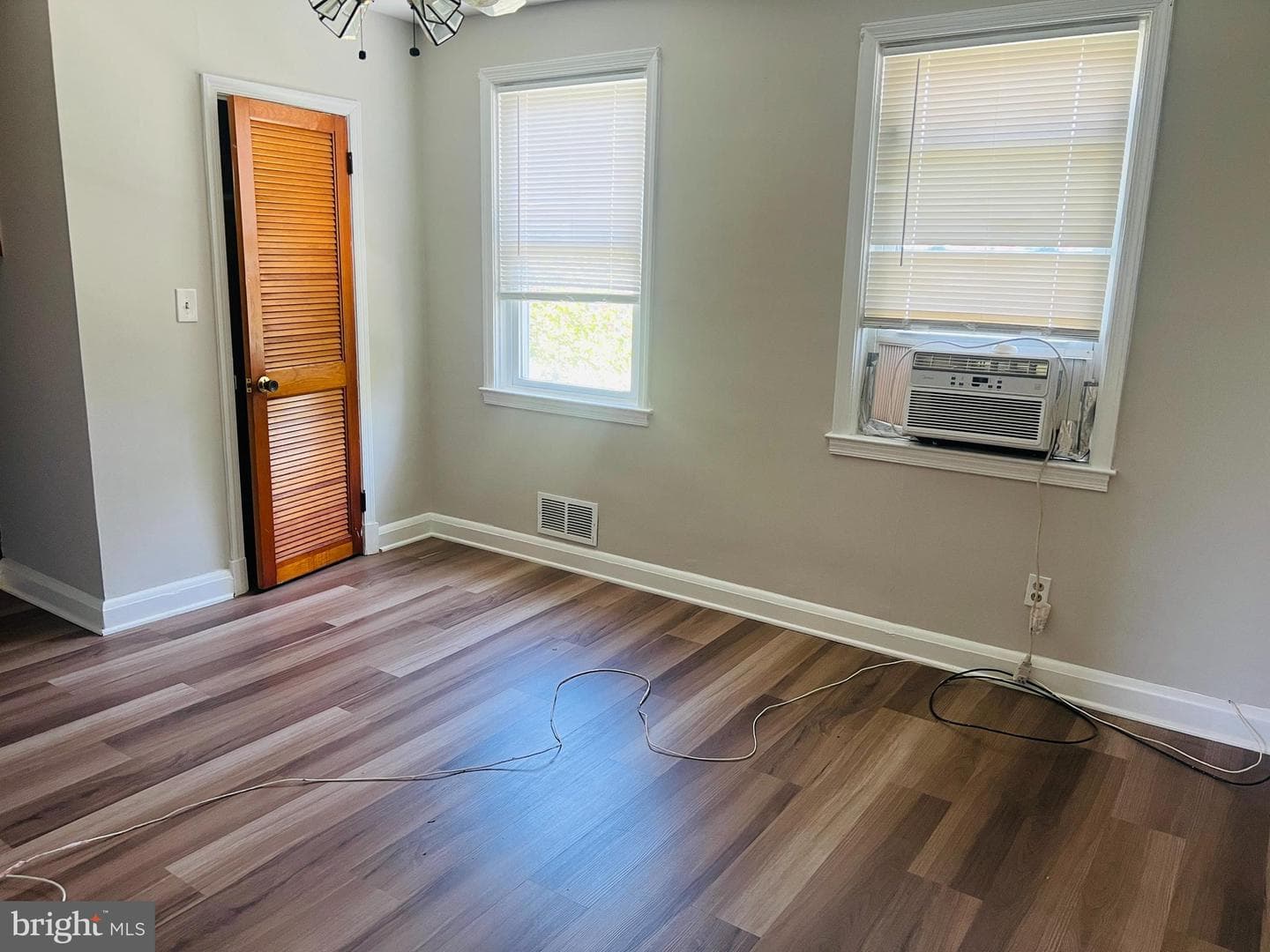 4118 Ardley Avenue photo 4