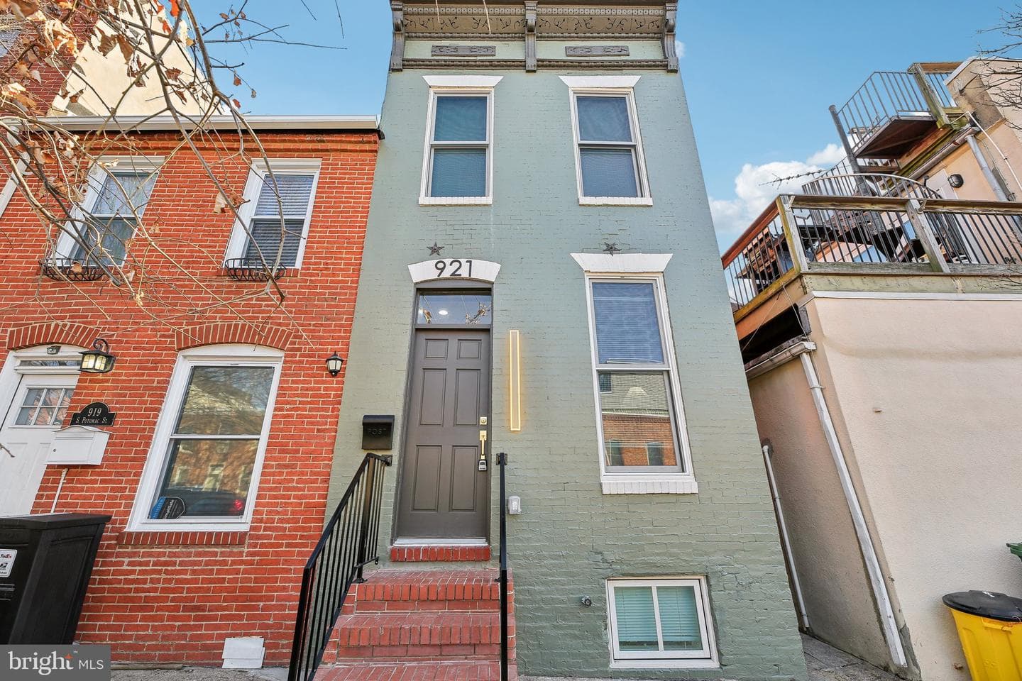921 S Potomac Street photo 2