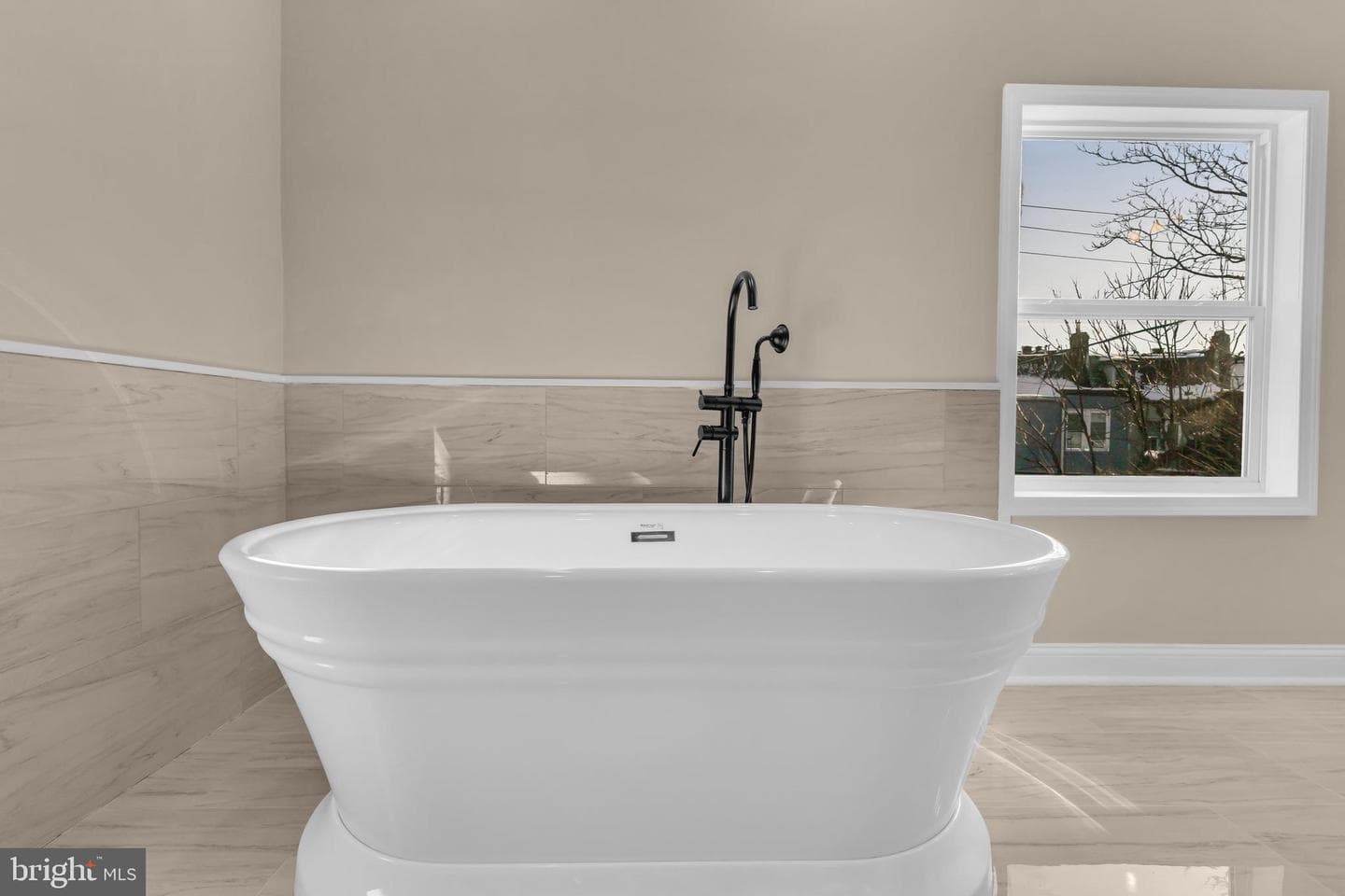2629 Loyola Southway photo 12