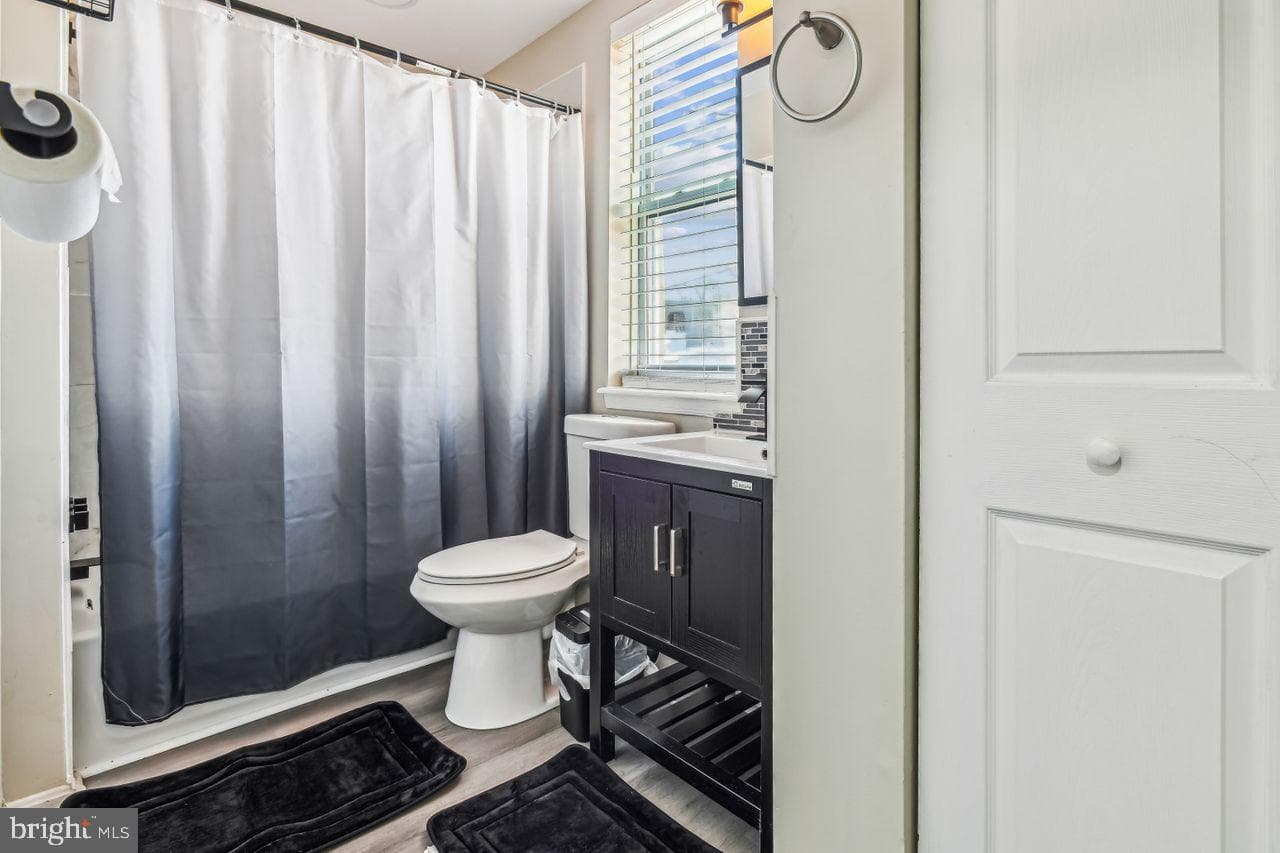 512 Warner Street photo 20