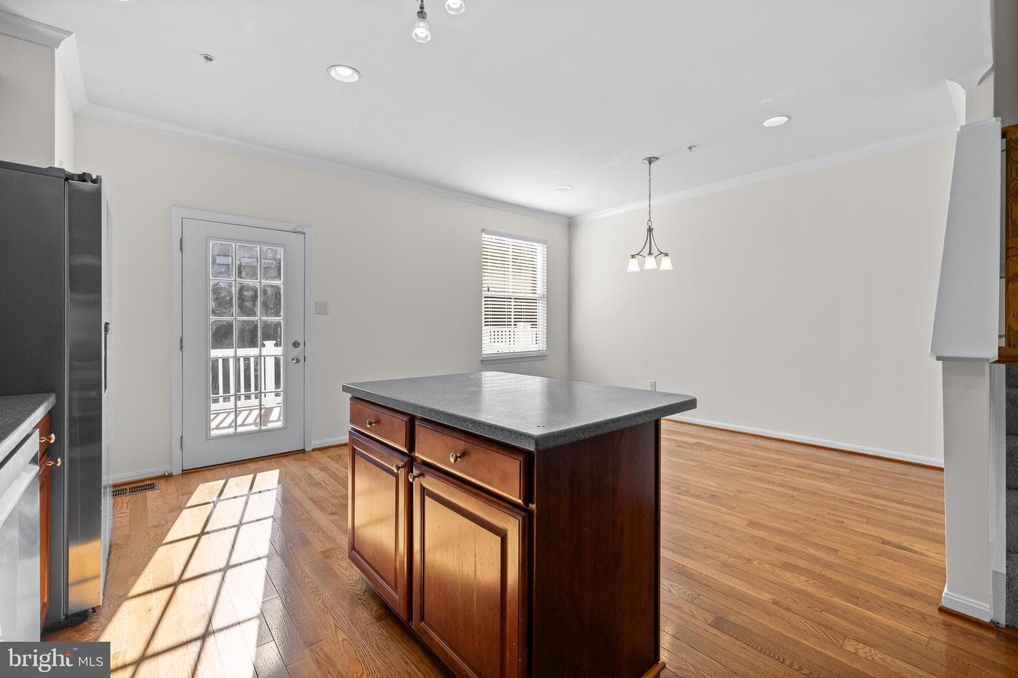 2089 Clipper Park Road photo 11
