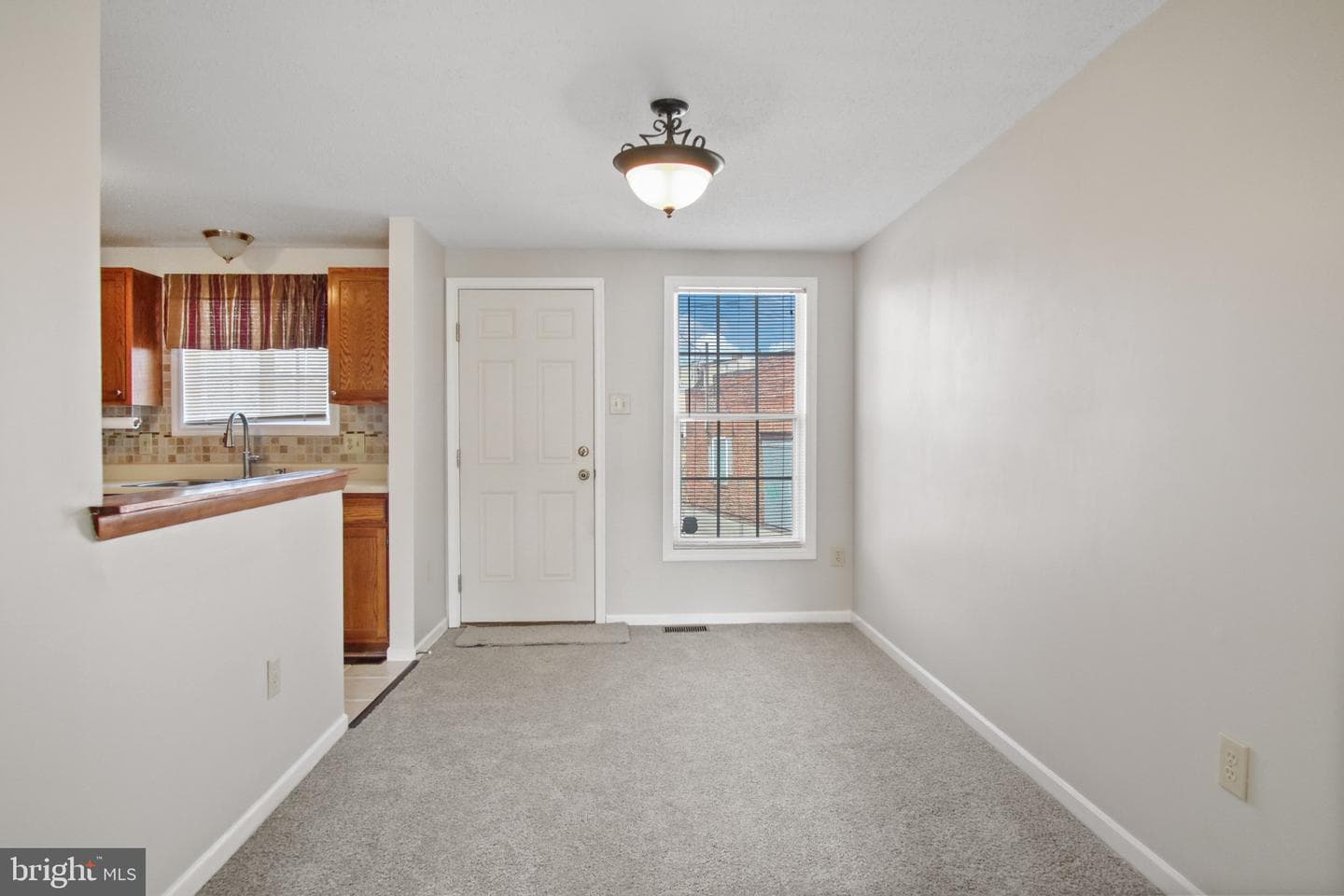 1102 Laurens Street photo 11