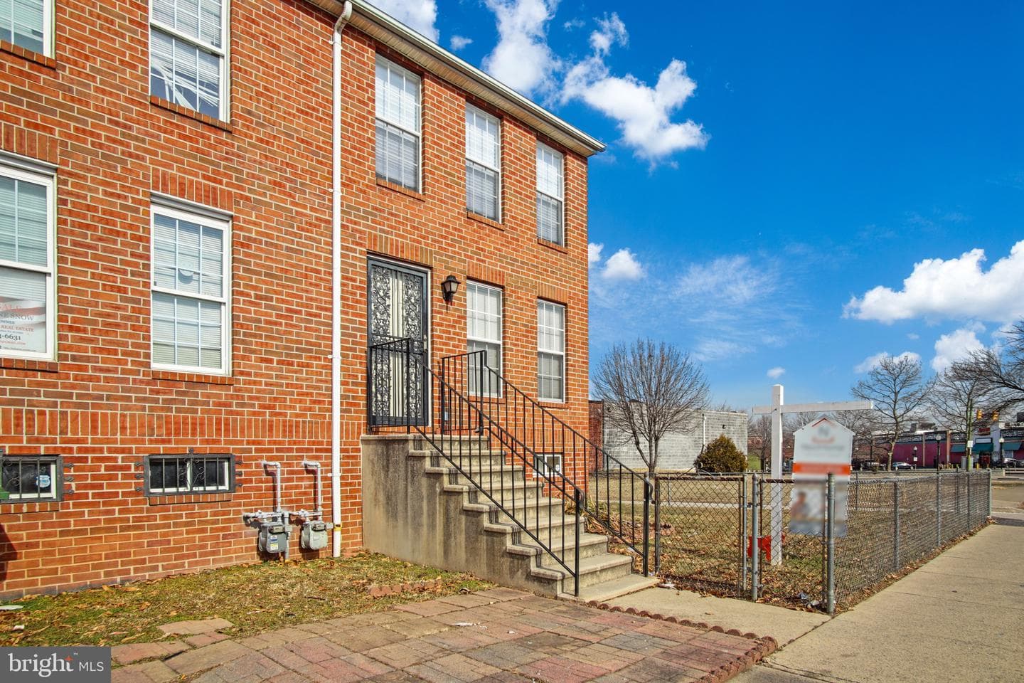 1102 Laurens Street photo 4