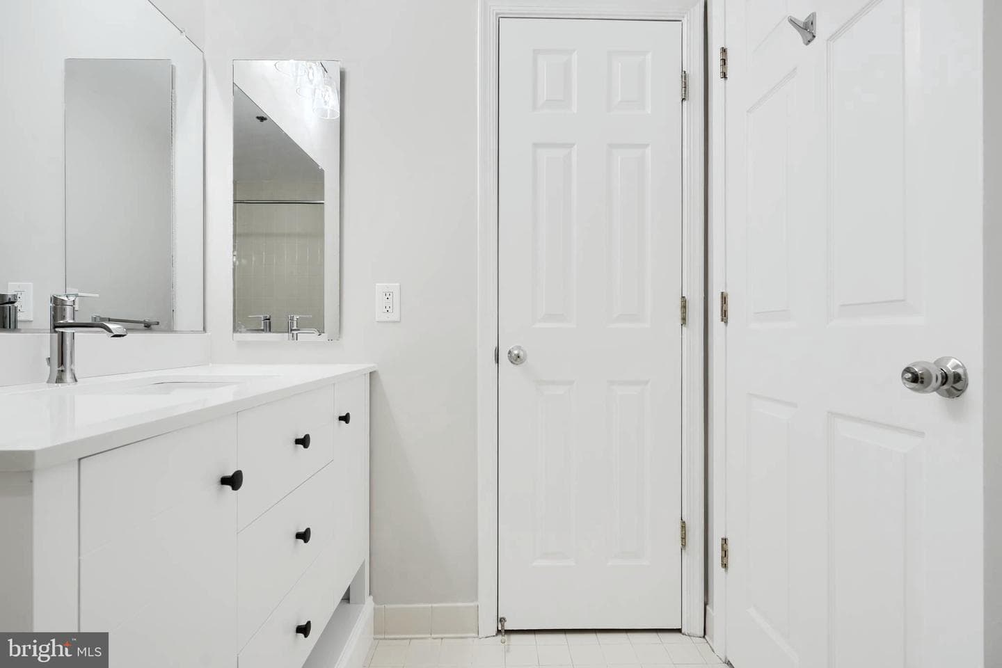 100 Harborview Drive #705 photo 29
