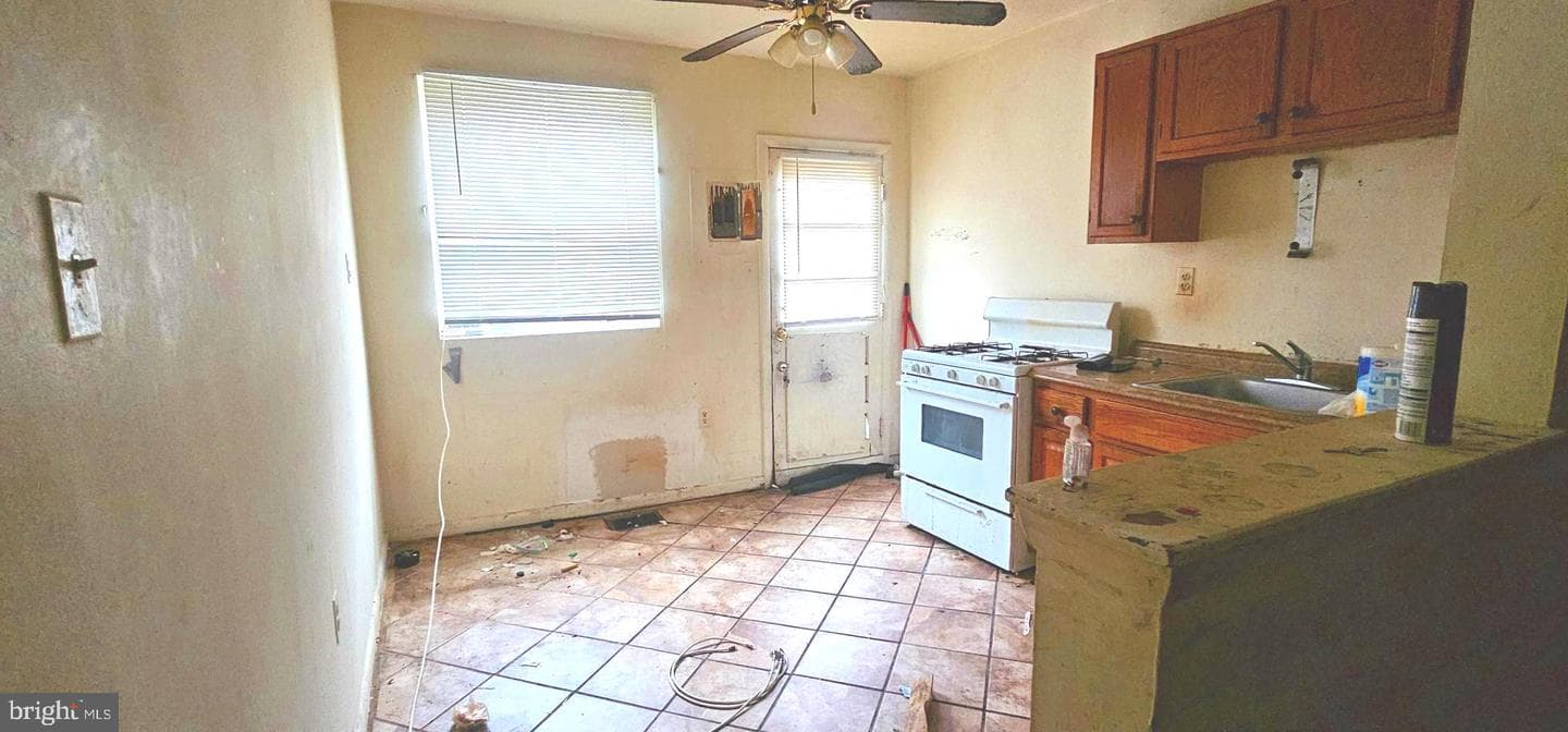 452 Pitman Place photo 4