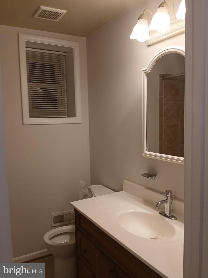 1523 N Bond Street photo 16