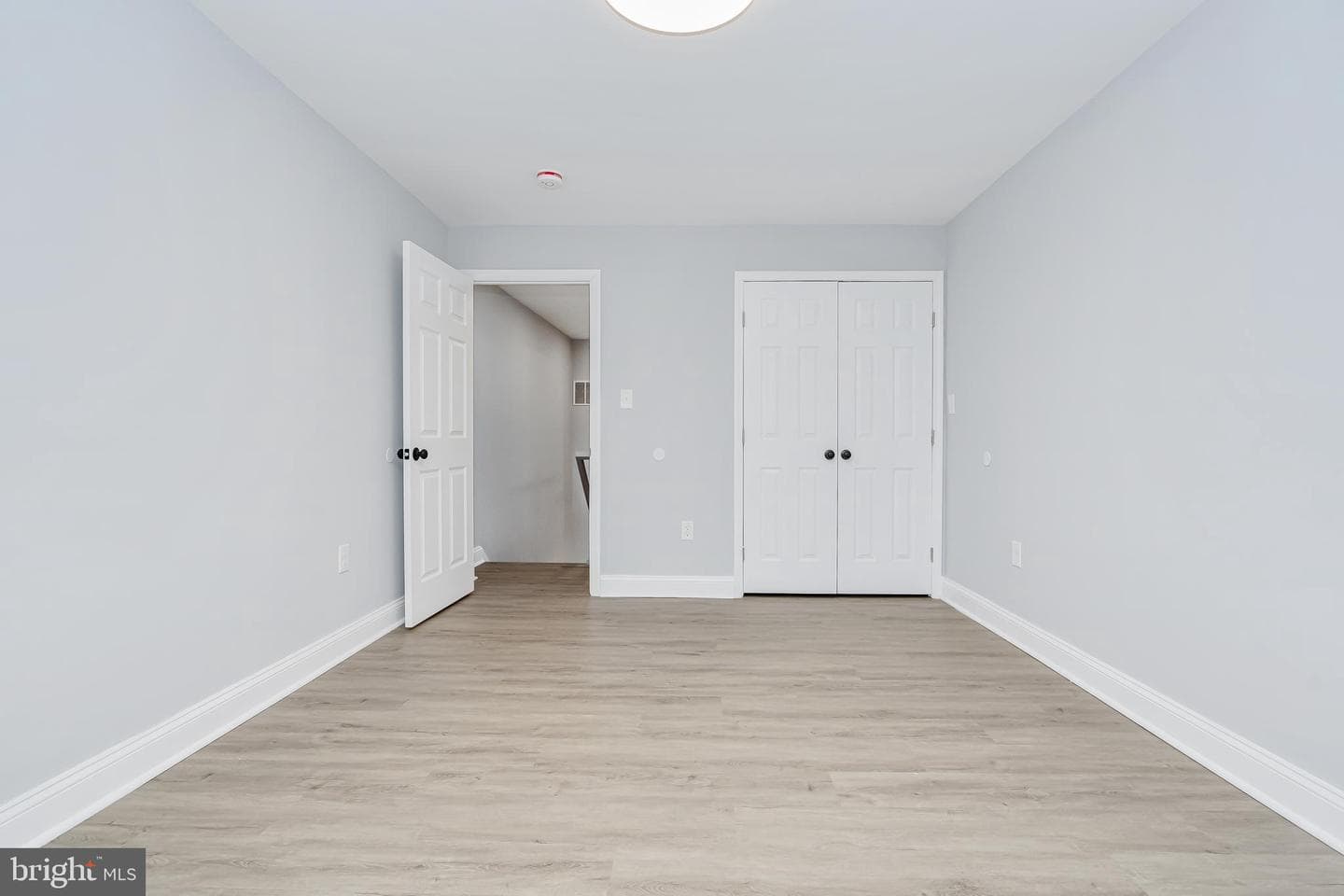 892 Lombard Street W photo 21