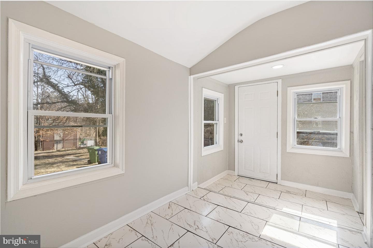 459 S Augusta Avenue photo 10