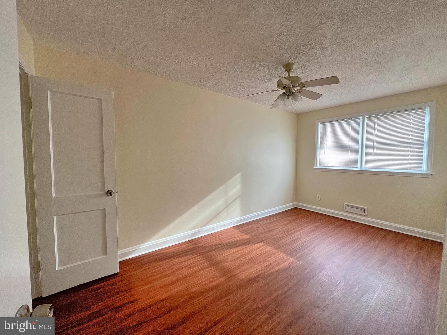 4604 Chatford Avenue photo 6