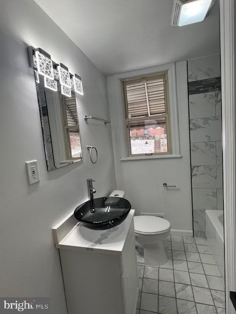 4569 The Strand photo 10