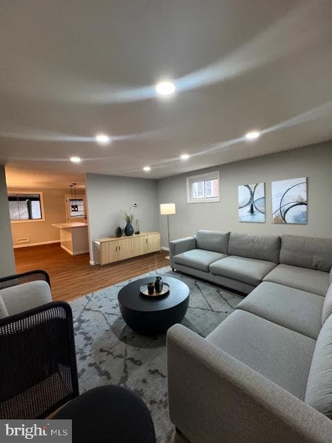 4569 The Strand photo 6
