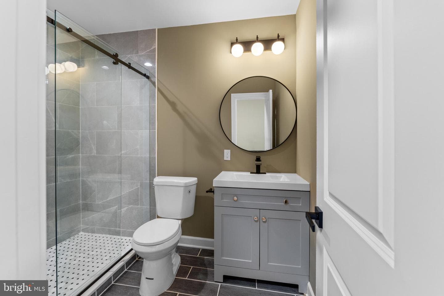 1024 N Fulton Avenue photo 46