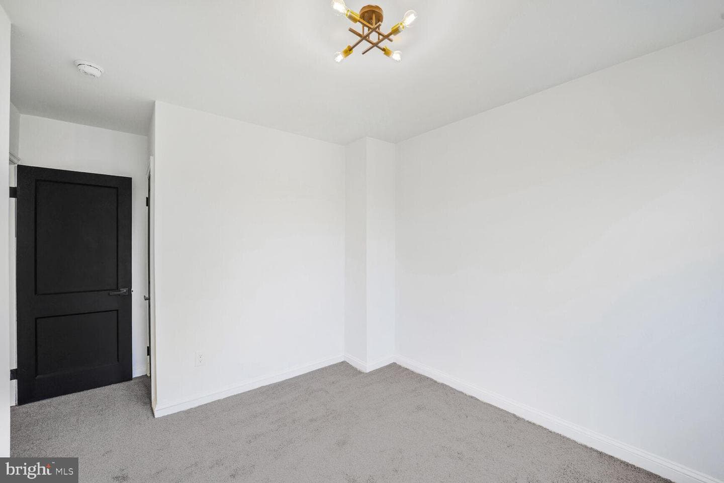 5559 Midwood Avenue photo 14