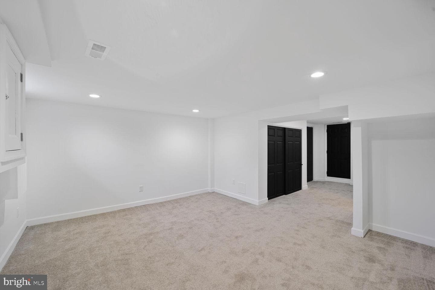 5559 Midwood Avenue photo 19