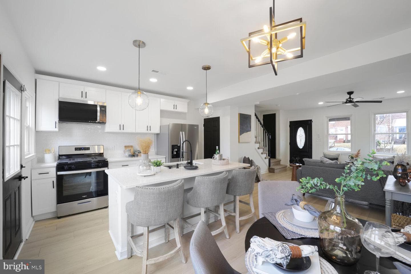 5559 Midwood Avenue photo 4