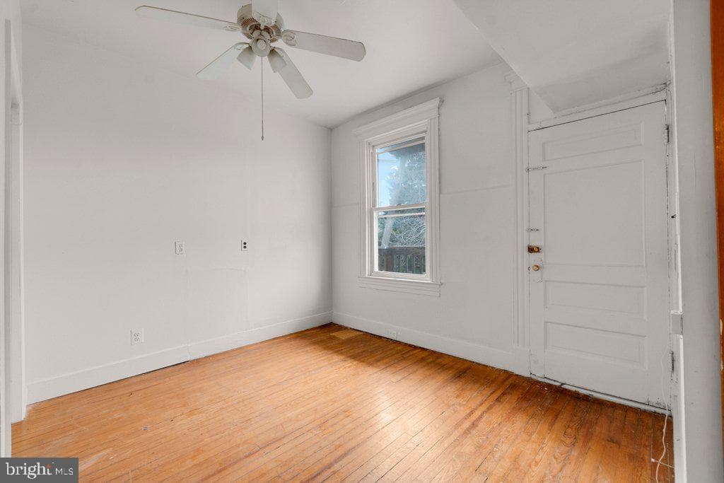 3038 Guilford Avenue photo 9