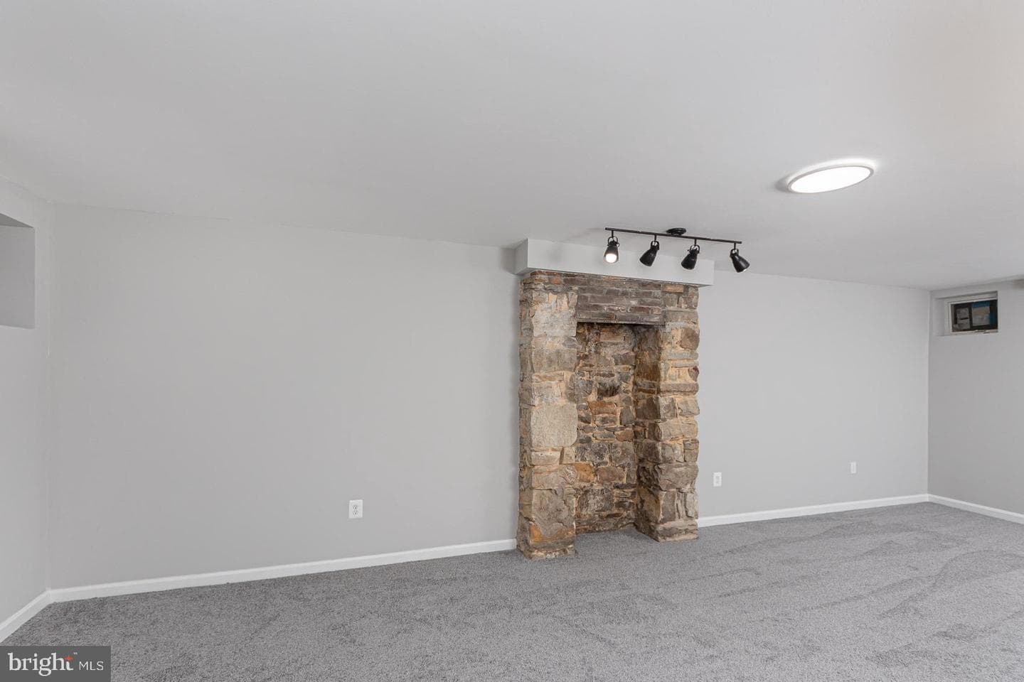 1322 W Lombard Street photo 19
