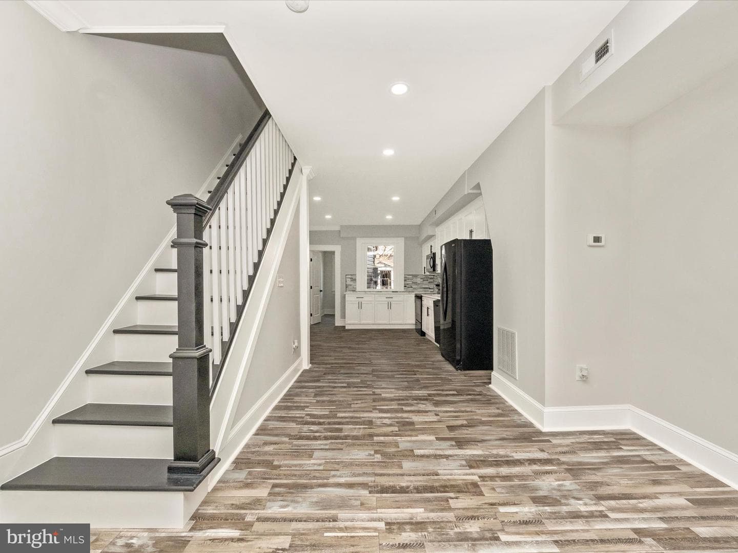 2014 Cliftwood Avenue photo 16