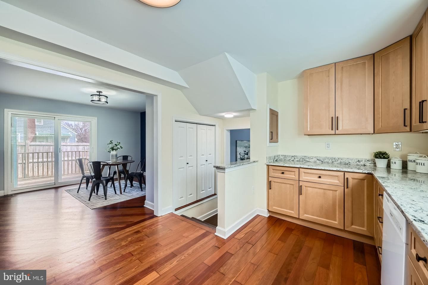 7213 Glenoak Avenue photo 15