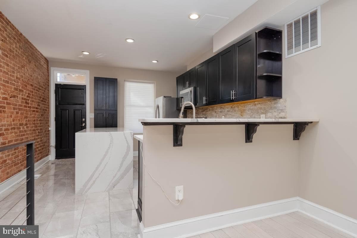 16 N Ellwood Avenue photo 11