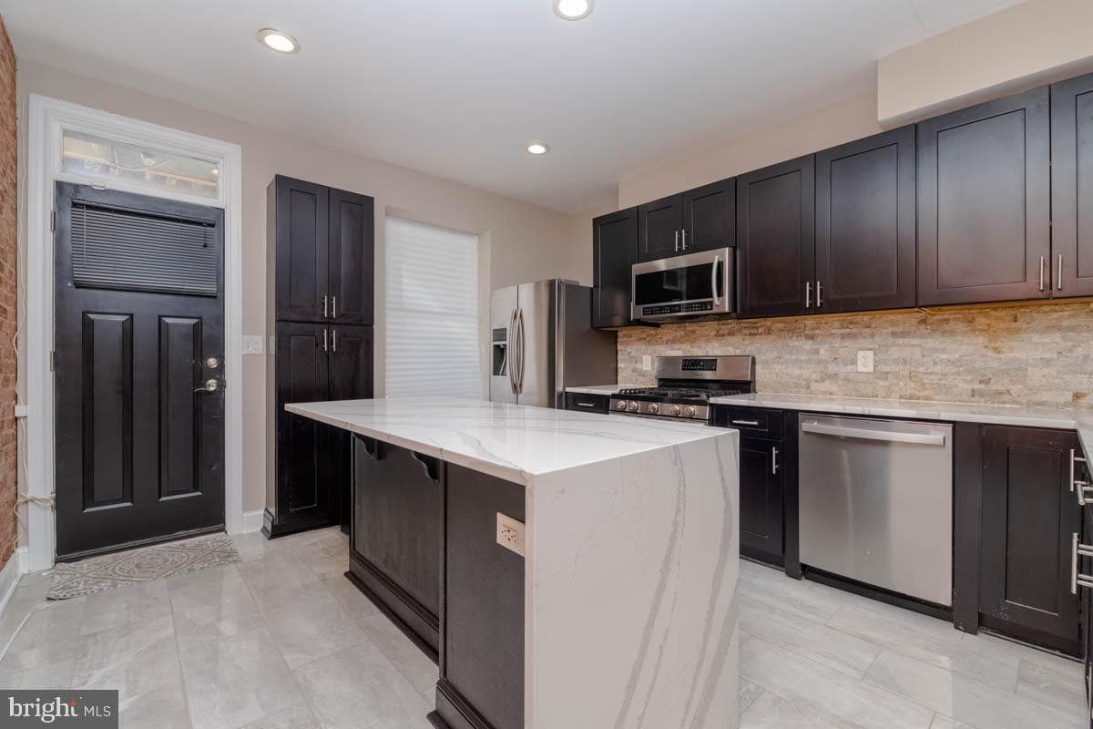 16 N Ellwood Avenue photo 12