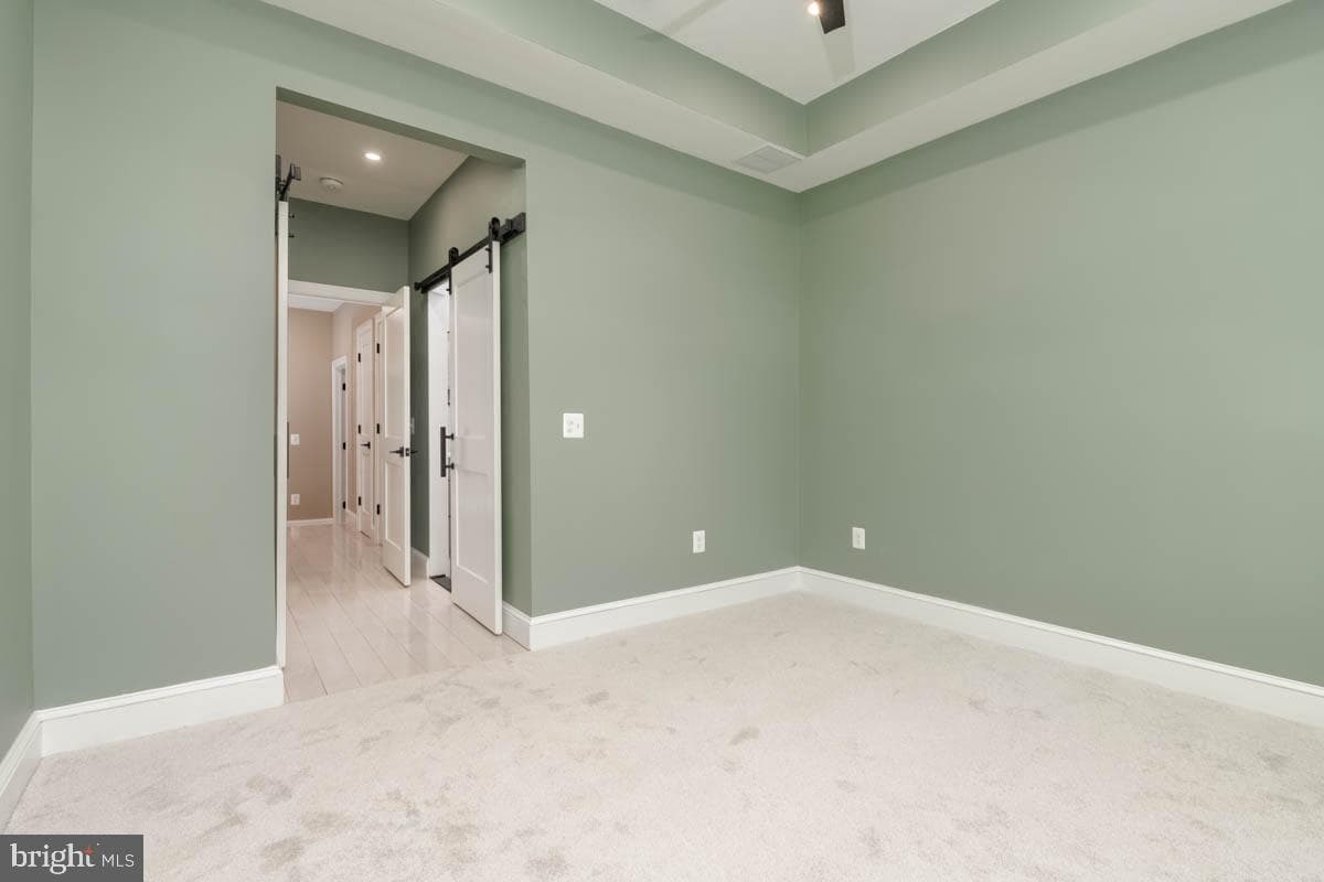 16 N Ellwood Avenue photo 27