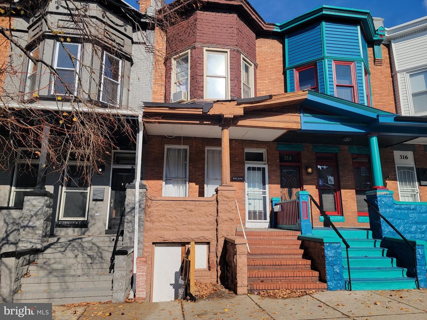 312 E 25th Street photo 4