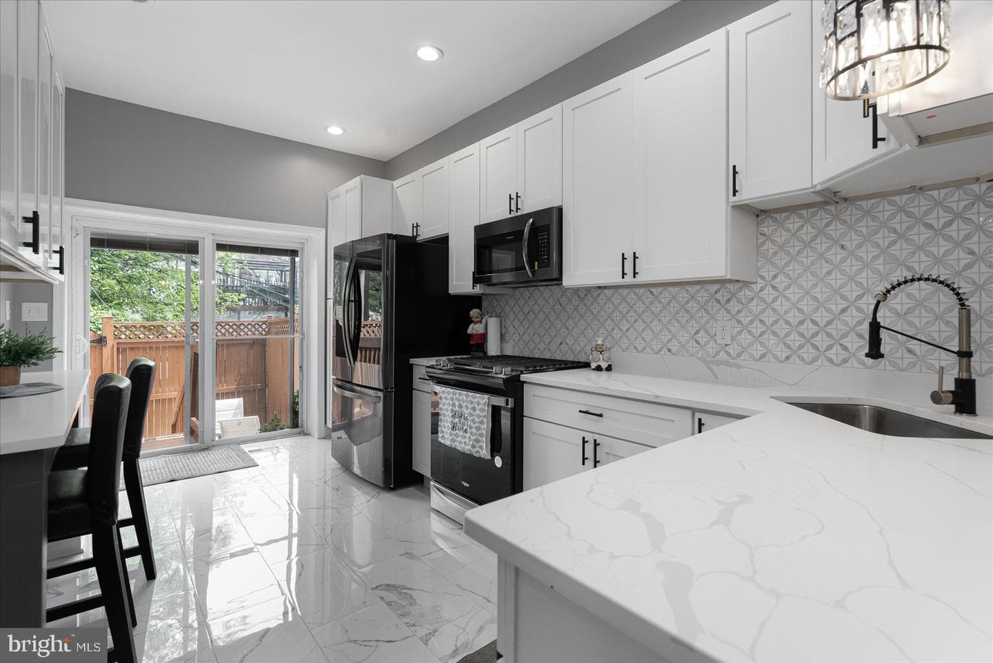 2411 Maryland Avenue photo 8