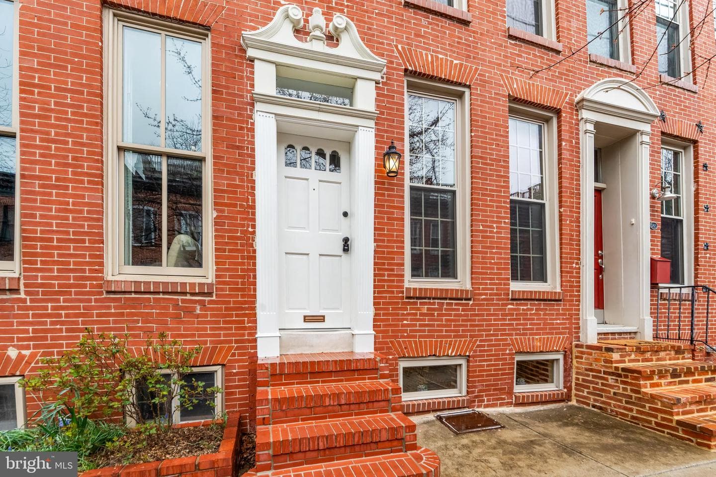 1261 Riverside Avenue photo 2