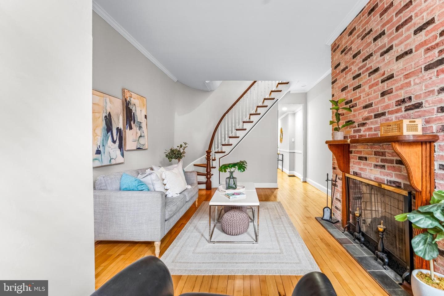 1261 Riverside Avenue photo 3