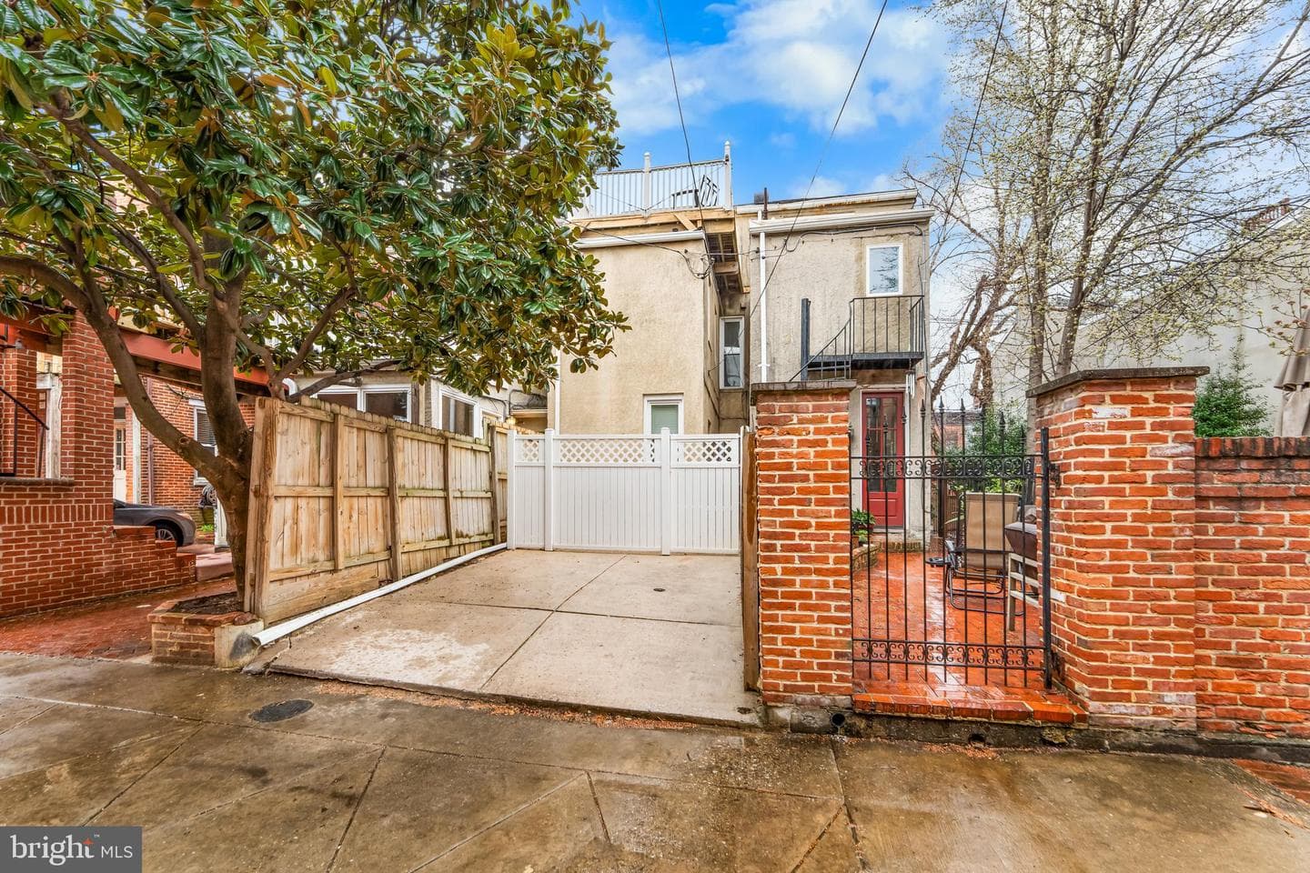 1261 Riverside Avenue photo 5