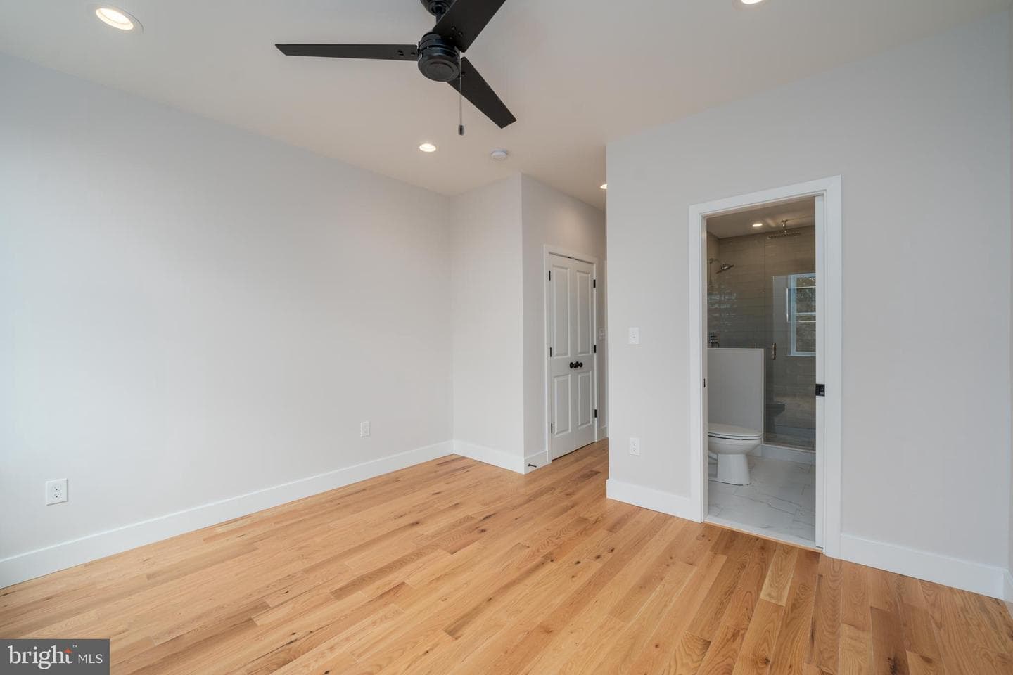 3806 Foster Avenue photo 15