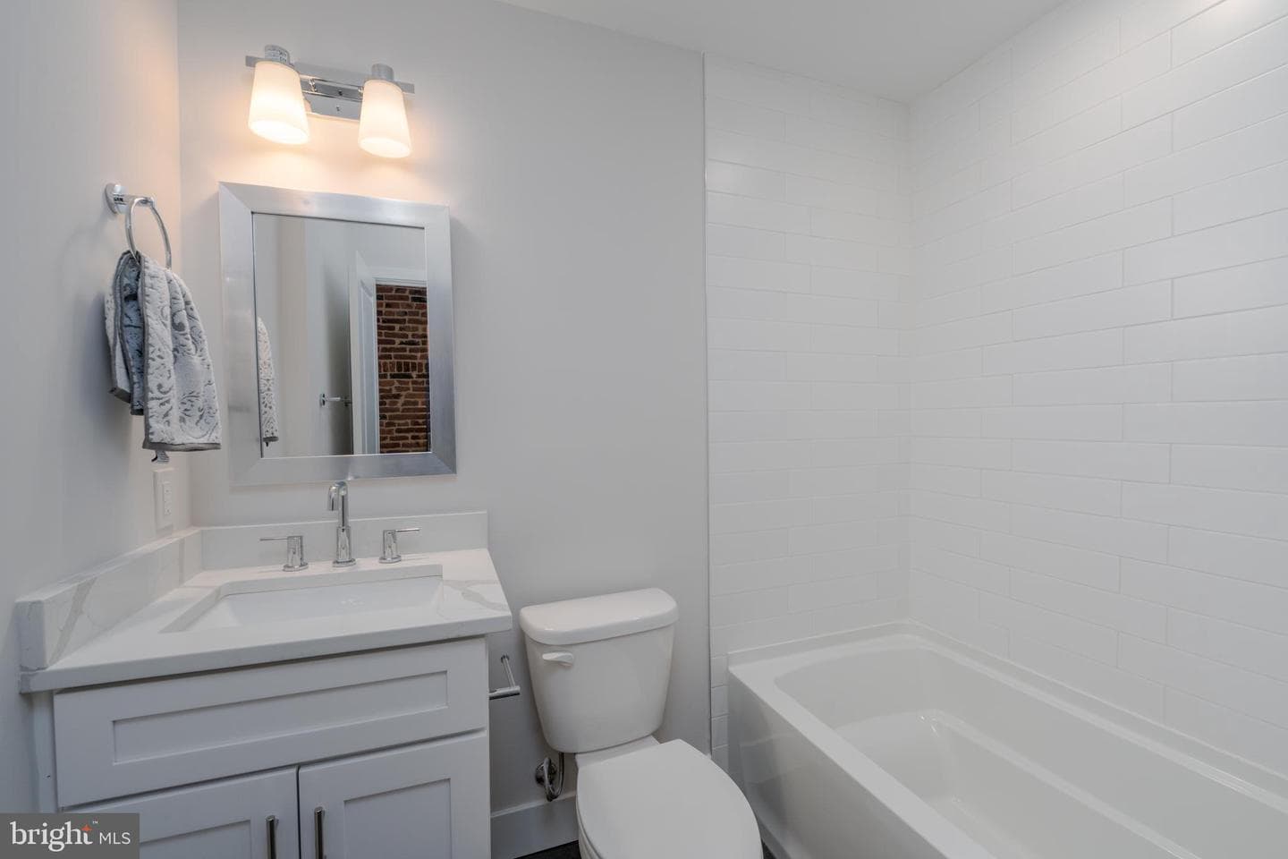 3806 Foster Avenue photo 19