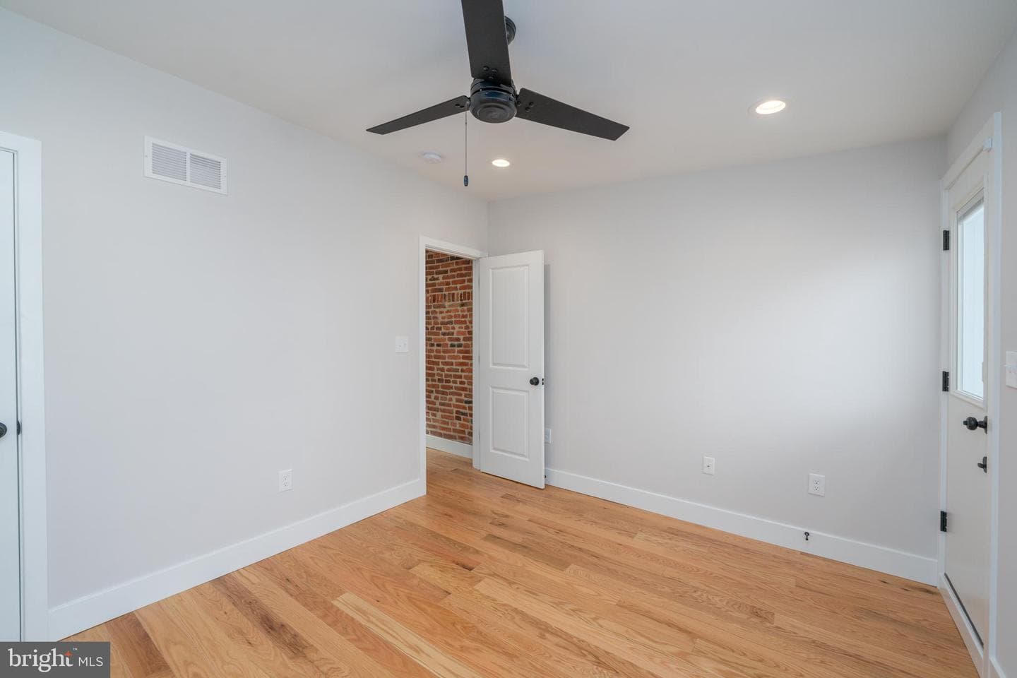 3806 Foster Avenue photo 22