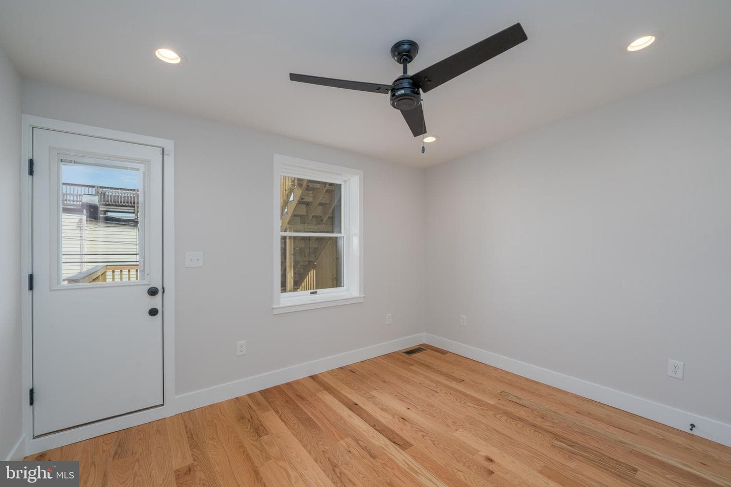 3806 Foster Avenue photo 23