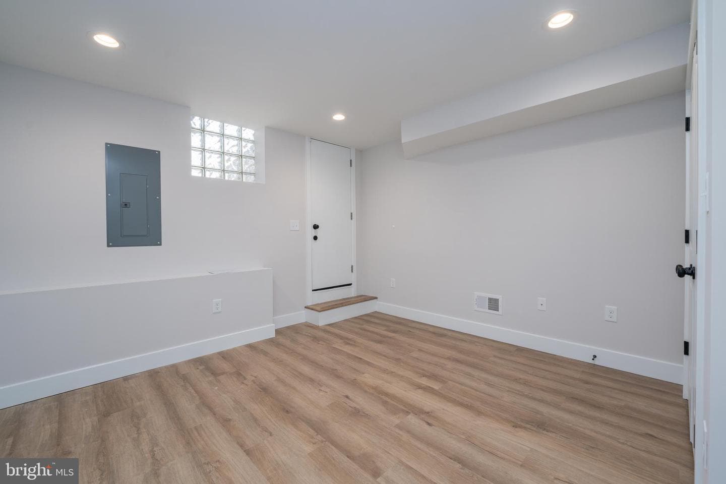 3806 Foster Avenue photo 26