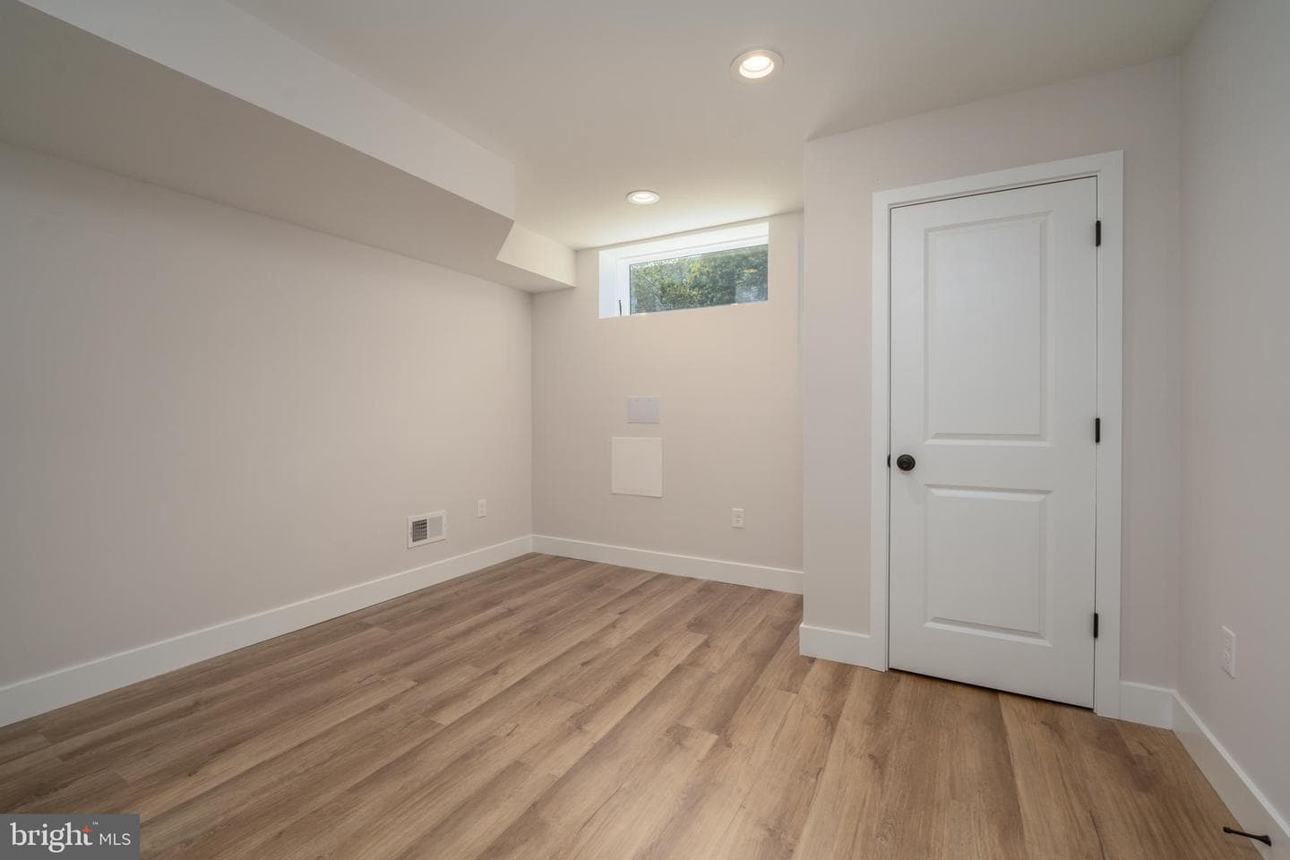 3806 Foster Avenue photo 29