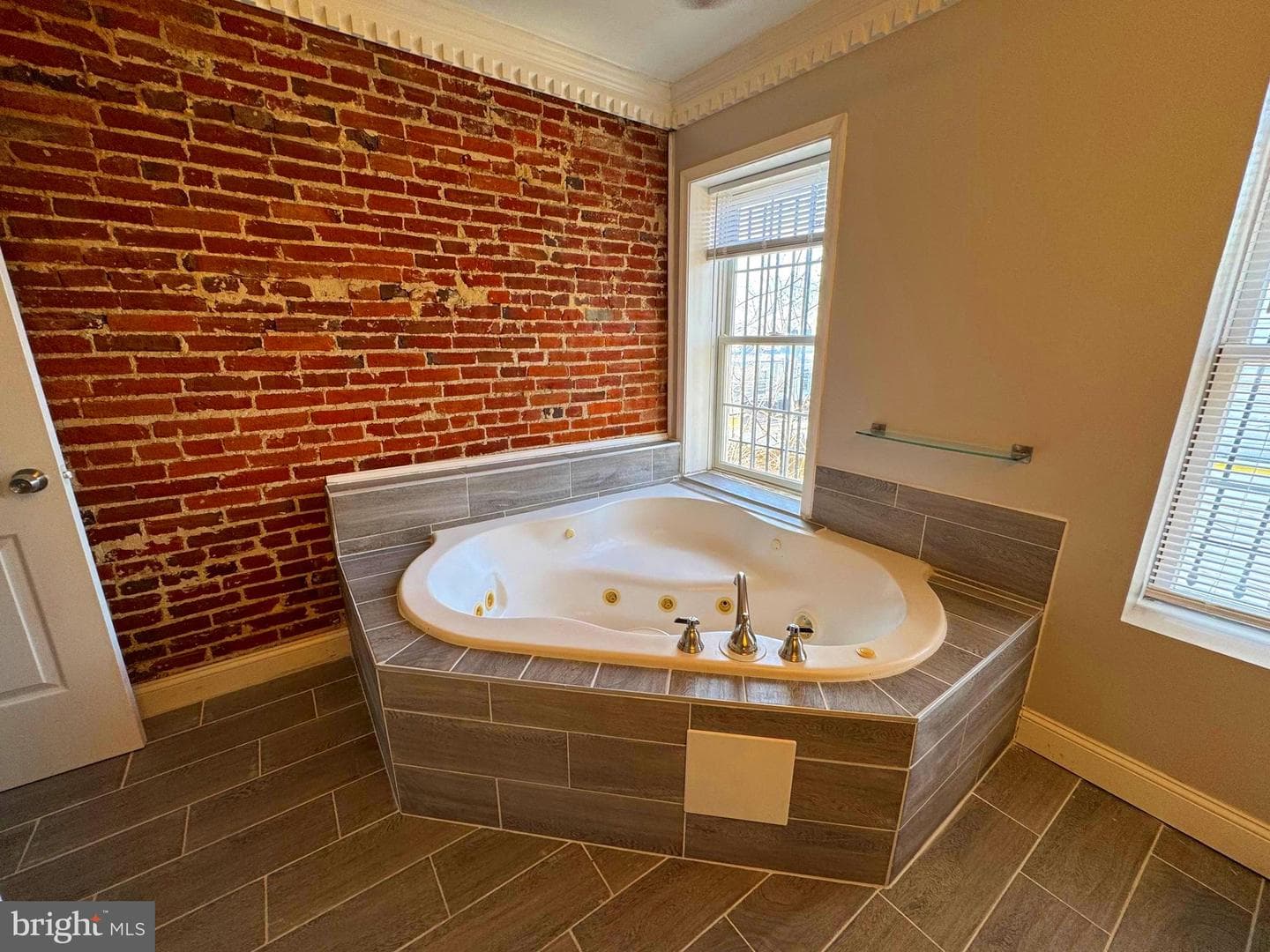 1303 W Cross Street W photo 15