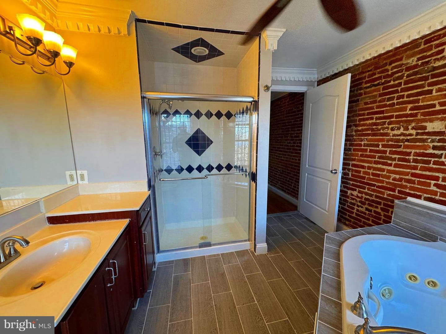 1303 W Cross Street W photo 16