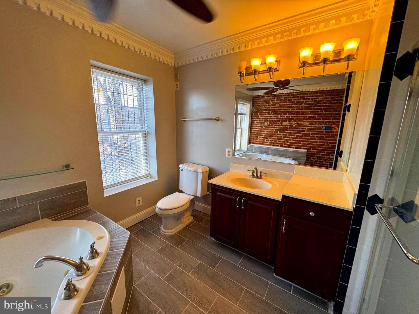 1303 W Cross Street W photo 18