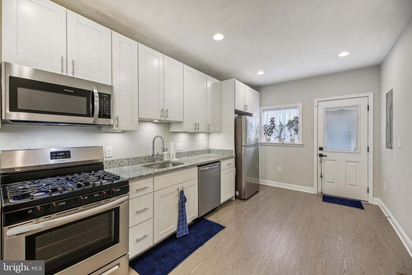 724 Dolphin Street photo 15