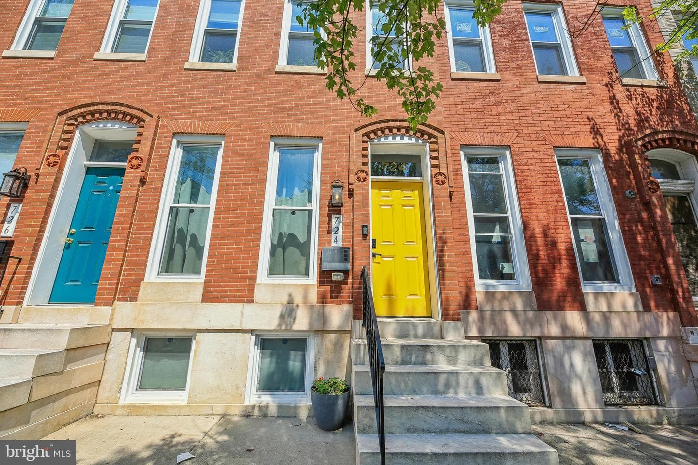 724 Dolphin Street photo 4