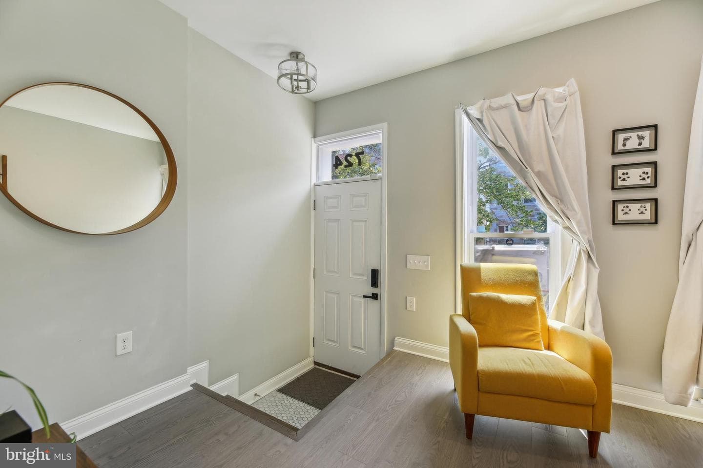 724 Dolphin Street photo 5