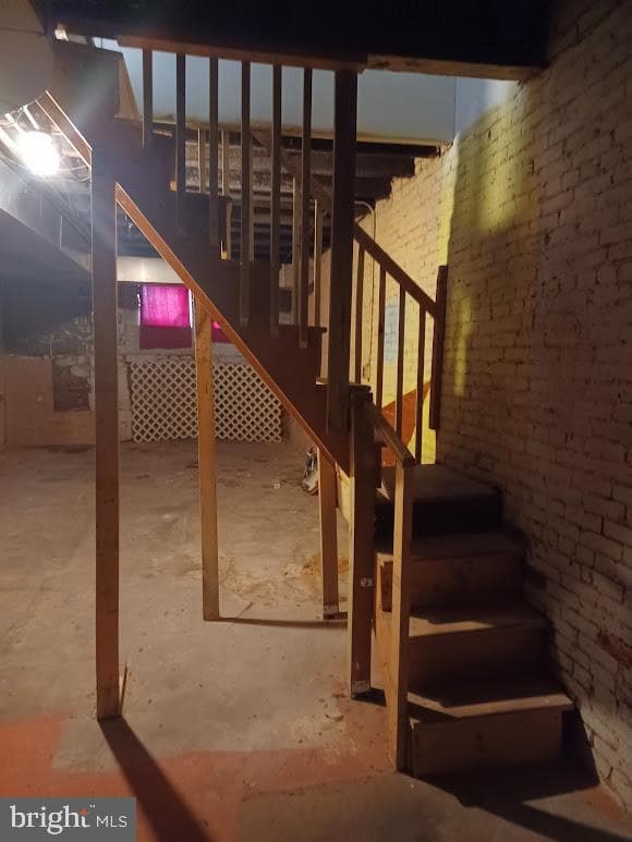2033 N Fulton Avenue photo 18