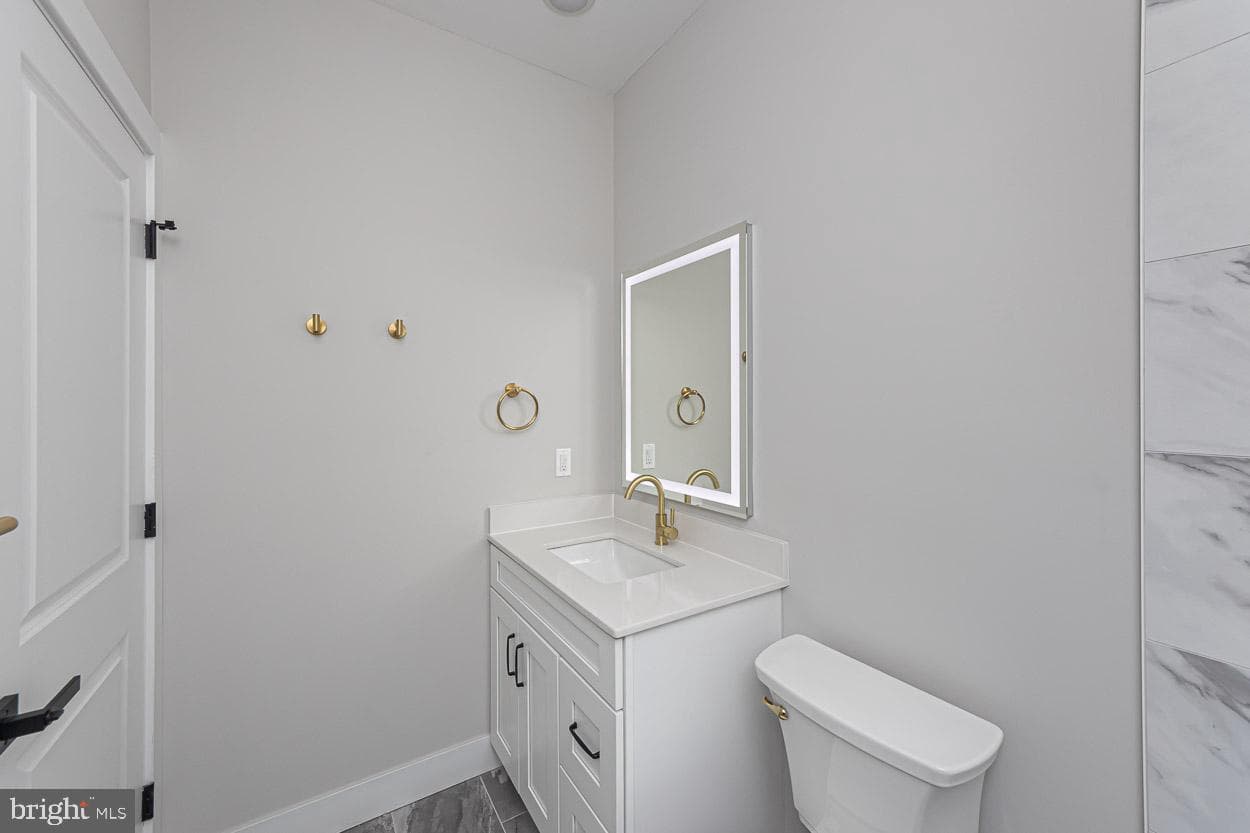 1032 Terrace Glen photo 28